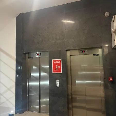 Apartment Bulevar Stup Near Airport, Tram & Center Free Parking